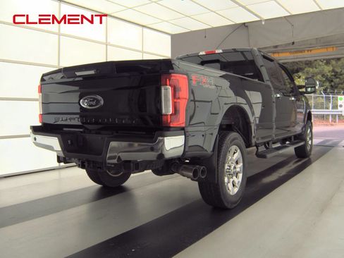 Used 2017 Ford F250 Lariat w/ Chrome Package AWD/4WD image 6