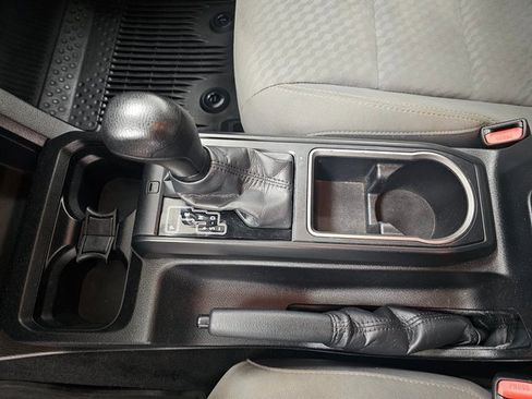 Used 2021 Toyota Tacoma SR w/ SR Convenience Package image 18