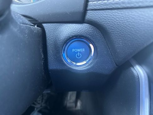 Used 2021 Toyota RAV4 XLE w/ Convenience Package AWD/4WD image 13