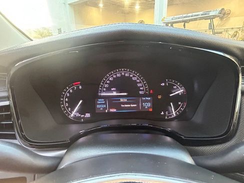 Used 2017 Cadillac XT5 Luxury w/ Driver Awareness Package image 38