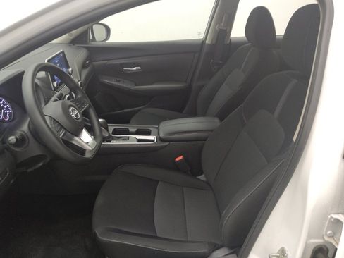 Used 2025 Nissan Sentra SV FWD image 17
