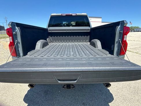 Used 2024 Chevrolet Silverado 2500 Custom w/ Custom Convenience Package AWD/4WD image 9