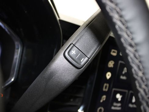 Used 2025 GMC Sierra 1500 SLT AWD/4WD image 39