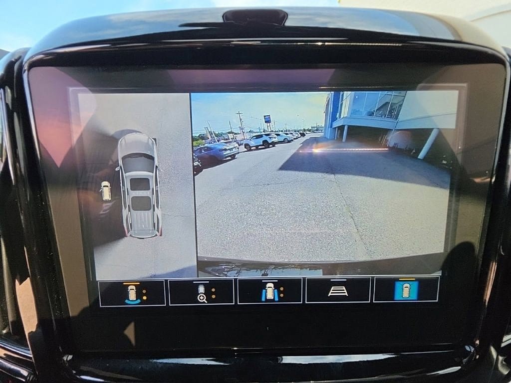 Used 2024 Chevrolet Traverse RS AWD/4WD image 16
