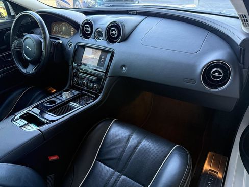 Used 2017 Jaguar XJ R-Sport image 24
