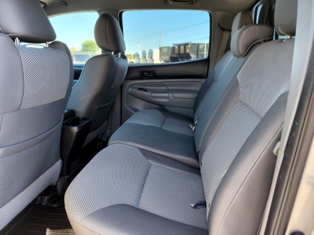 Used 2015 Toyota Tacoma 4x4 Double Cab w/ TRD Sport Package image 16