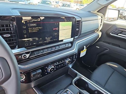 New 2026 GMC Sierra 1500 SLT image 20