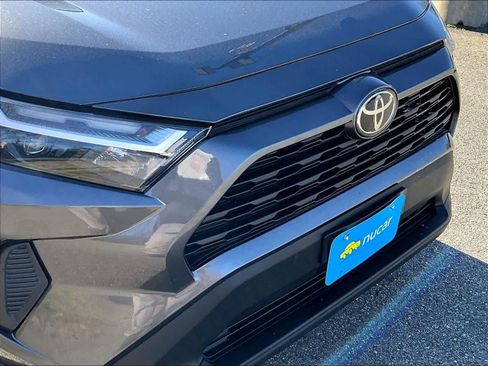 Used 2022 Toyota RAV4 XLE image 32