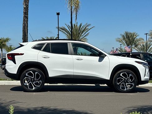 New 2026 Chevrolet Trax RS w/ Driver Confidence Package FWD image 3
