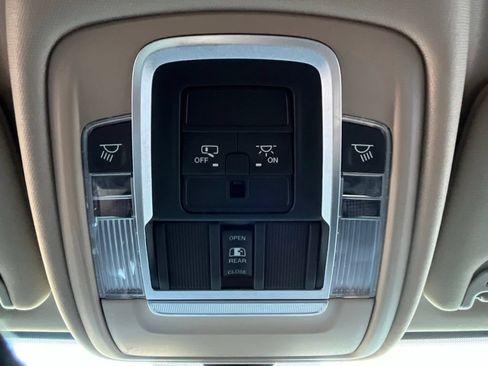 Used 2019 RAM 2500 Laramie AWD/4WD image 27