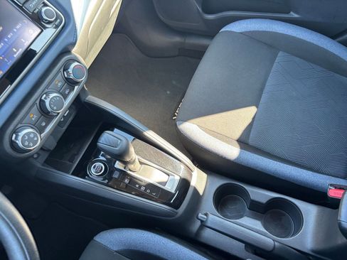 Used 2025 Nissan Versa SV image 39