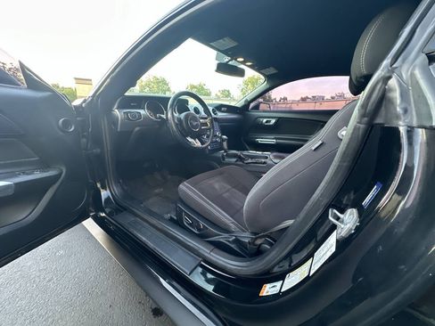 Used 2018 Ford Mustang GT RWD image 9