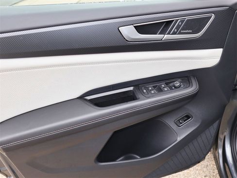 Used 2025 Volkswagen Atlas Cross Sport SEL Premium R-Line image 14