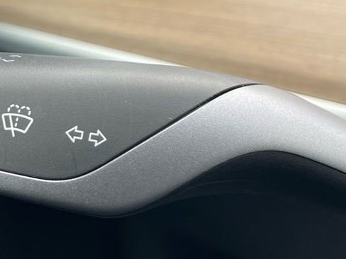 Used 2024 Tesla Model Y Long Range image 23