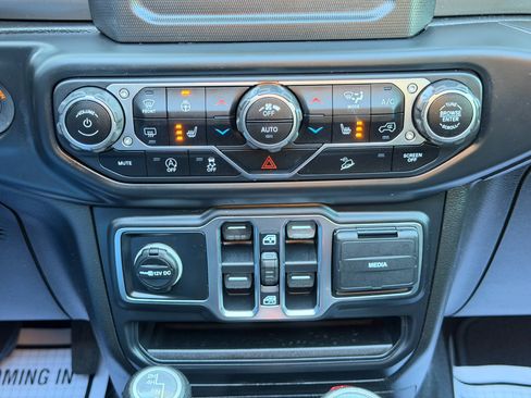 Used 2019 Jeep Wrangler Unlimited Sport S image 65