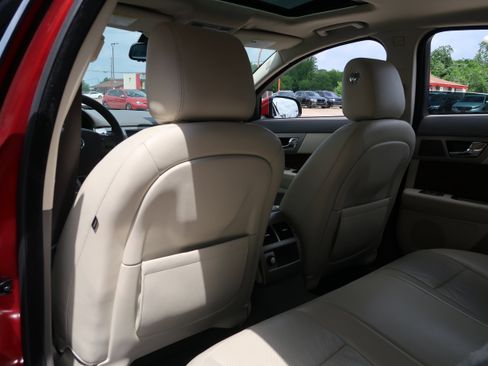 Used 2011 Jaguar XF Premium RWD image 33