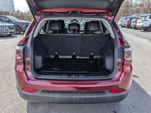 Used 2022 Jeep Compass Latitude image 12