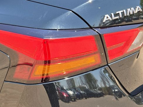 Certified 2025 Nissan Altima 2.5 SV FWD image 32
