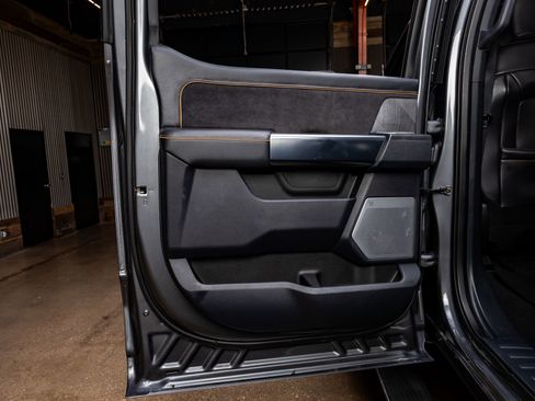 Used 2024 Ford F350 Platinum w/ FX4 Off-Road Package image 37