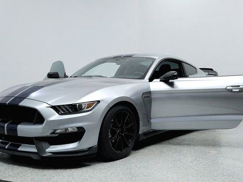 Used 2020 Ford Mustang Shelby GT350 w/ Technology Package image 9