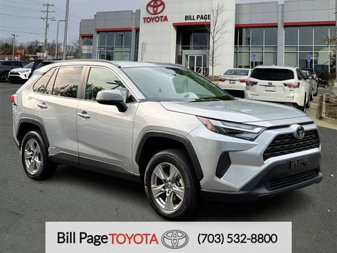 Used 2025 Toyota RAV4 XLE AWD/4WD image 1
