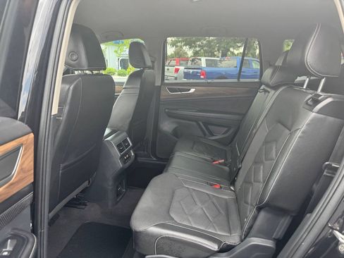 Used 2024 Volkswagen Atlas SE AWD/4WD image 28