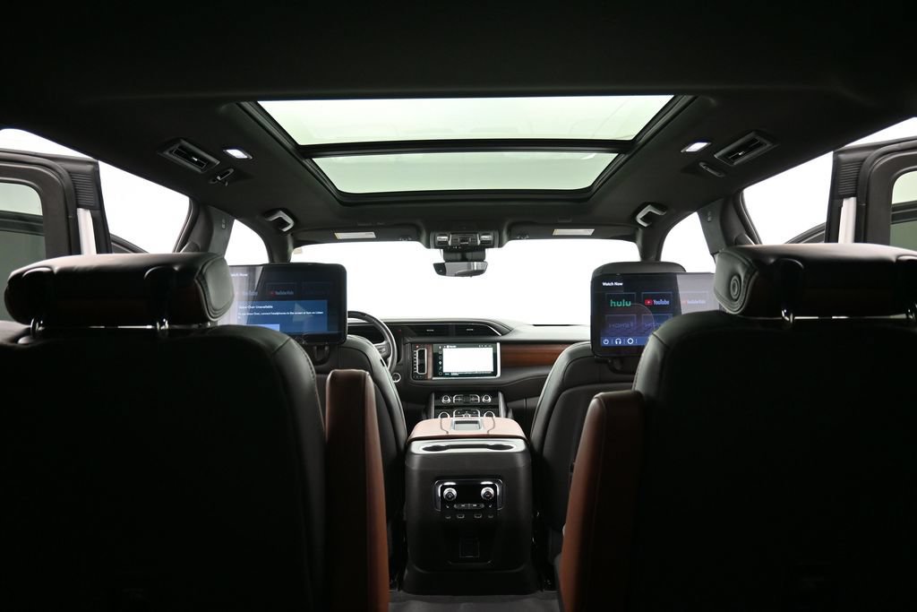 Used 2023 GMC Yukon Denali Ultimate AWD/4WD image 17