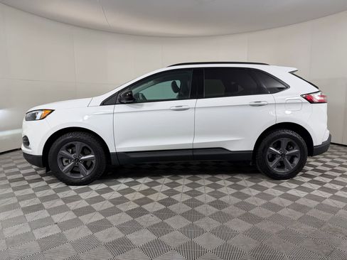 Used 2023 Ford Edge SEL w/ Sport Appearance Package AWD/4WD image 2