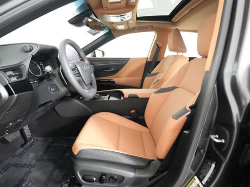 Certified 2024 Lexus ES 350 w/ Premium Package image 9