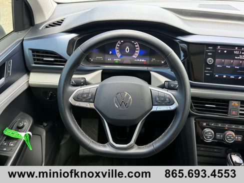 Used 2024 Volkswagen Taos SE FWD image 20