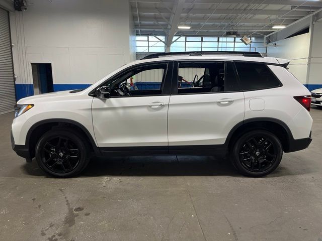 Used 2025 Honda Passport Black Edition image 6