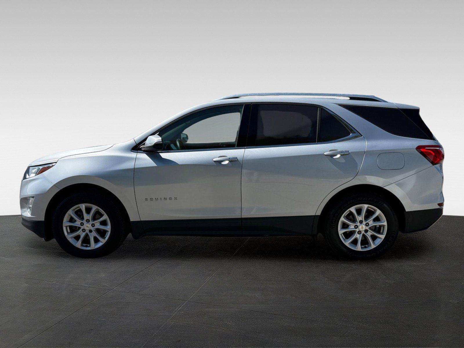 Used 2018 Chevrolet Equinox LT w/ Sun & Infotainment Package FWD image 8
