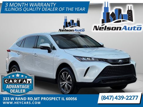 Used 2021 Toyota Venza LE image 1