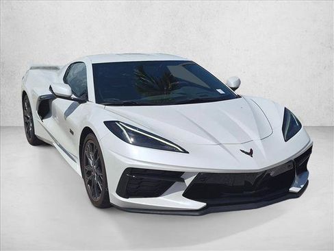 Used 2023 Chevrolet Corvette Stingray Premium Cpe w/ Z51 Performance Package RWD image 3