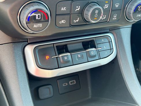 Used 2023 GMC Acadia SLE w/ Driver Convenience Package AWD/4WD image 17