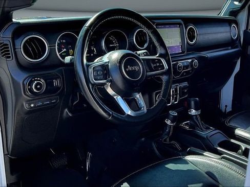 Used 2023 Jeep Wrangler Unlimited Sahara w/ Cold Weather Group image 17