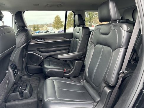 Used 2022 Jeep Grand Cherokee L Limited image 22