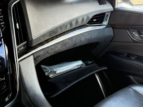 Used 2018 Cadillac Escalade ESV Platinum AWD/4WD image 64