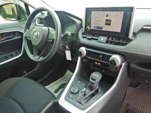 Used 2025 Toyota RAV4 LE image 5