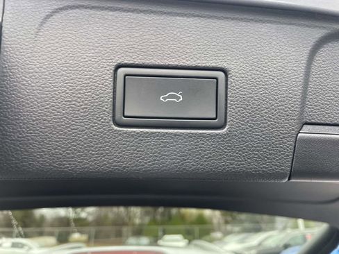 Used 2022 Volkswagen Atlas SEL Premium image 50