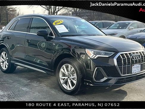 Used 2024 Audi Q3 2.0T Premium w/ Convenience Package image 9
