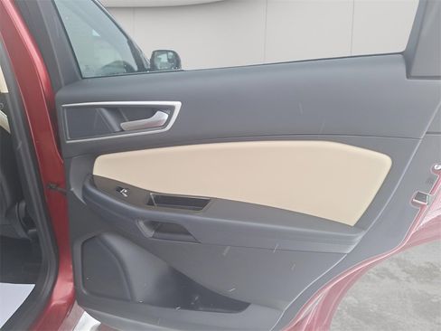 Used 2018 Ford Edge SEL w/ Equipment Group 201A image 11