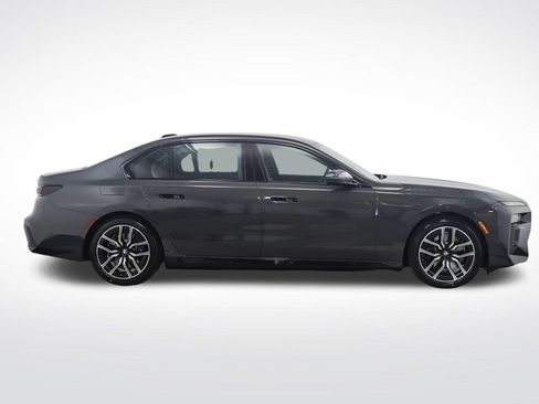 Used 2026 BMW 750e xDrive AWD/4WD image 4