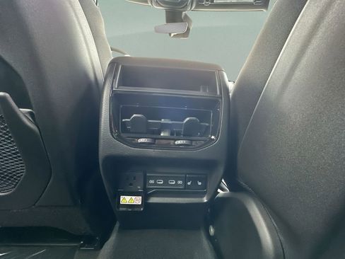 New 2026 Jeep Grand Cherokee Limited w/ Limited Altitude Package AWD/4WD image 19