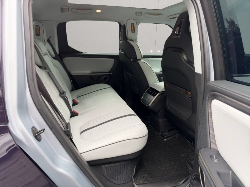 Used 2024 Rivian R1T Adventure Dual AWD/4WD image 12