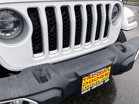 Used 2021 Jeep Wrangler Unlimited Sahara w/ Cold Weather Group image 30