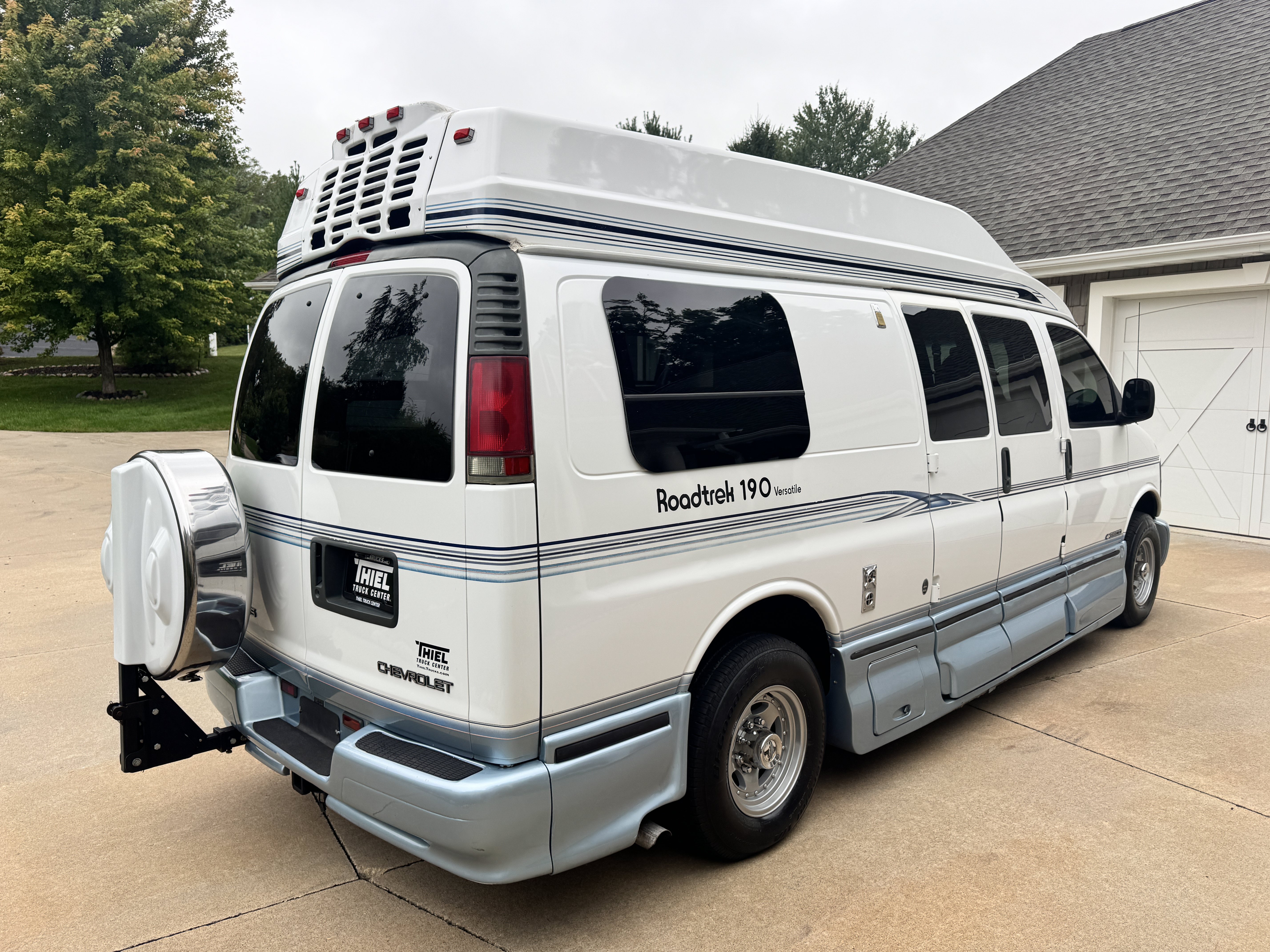 Used 2002 Chevrolet Express 3500 Extended w/ Preferred Equipment Group 2 RWD image 6