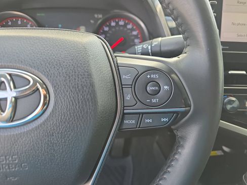 Used 2022 Toyota Camry XSE FWD image 15