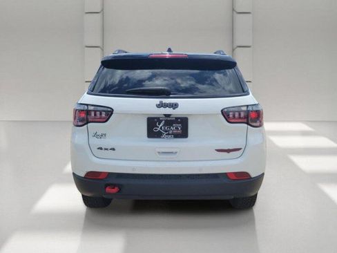 Used 2025 Jeep Compass Trailhawk AWD/4WD image 5