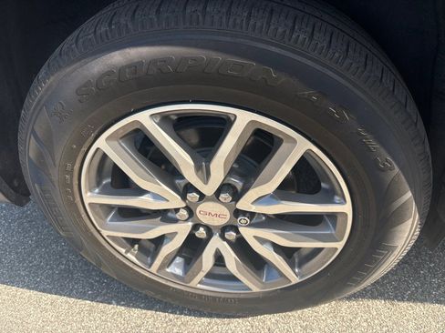 Used 2019 GMC Acadia SLE FWD image 8